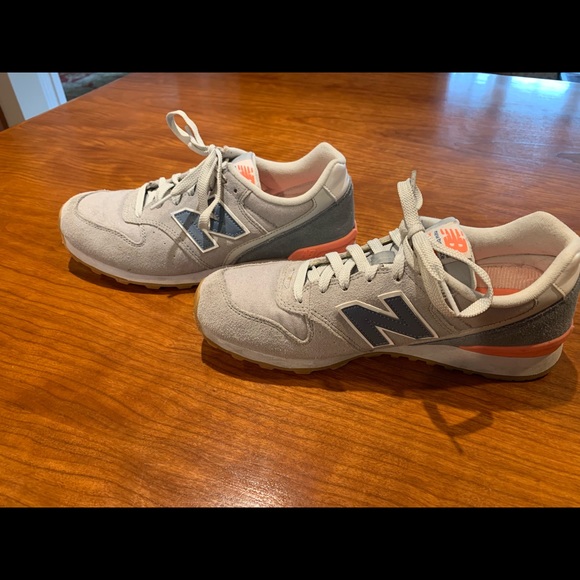 New Balance 696 - Picture 2 of 4